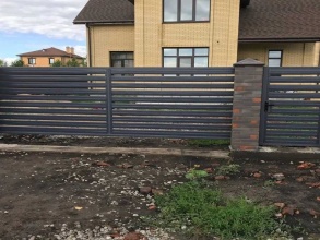 Забор жалюзи 72 метра фото в Звёздном городке