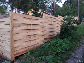 Деревянный забор плетёнка 80 метров фото в Звёздном городке