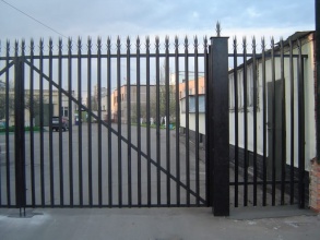 Сварные заборы с бетонированием столбов 12 метров фото в Звёздном городке