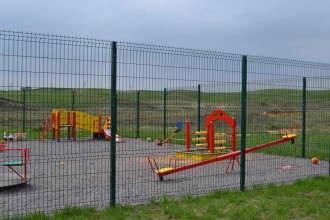 Забор на детскую площадку 100 метров фото в Звёздном городке
