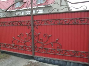 Кованые заборы с профнастилом 150 метров фото в Звёздном городке
