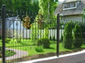 Кованые заборы на ленточном фундаменте 80 метров фото в Звёздном городке